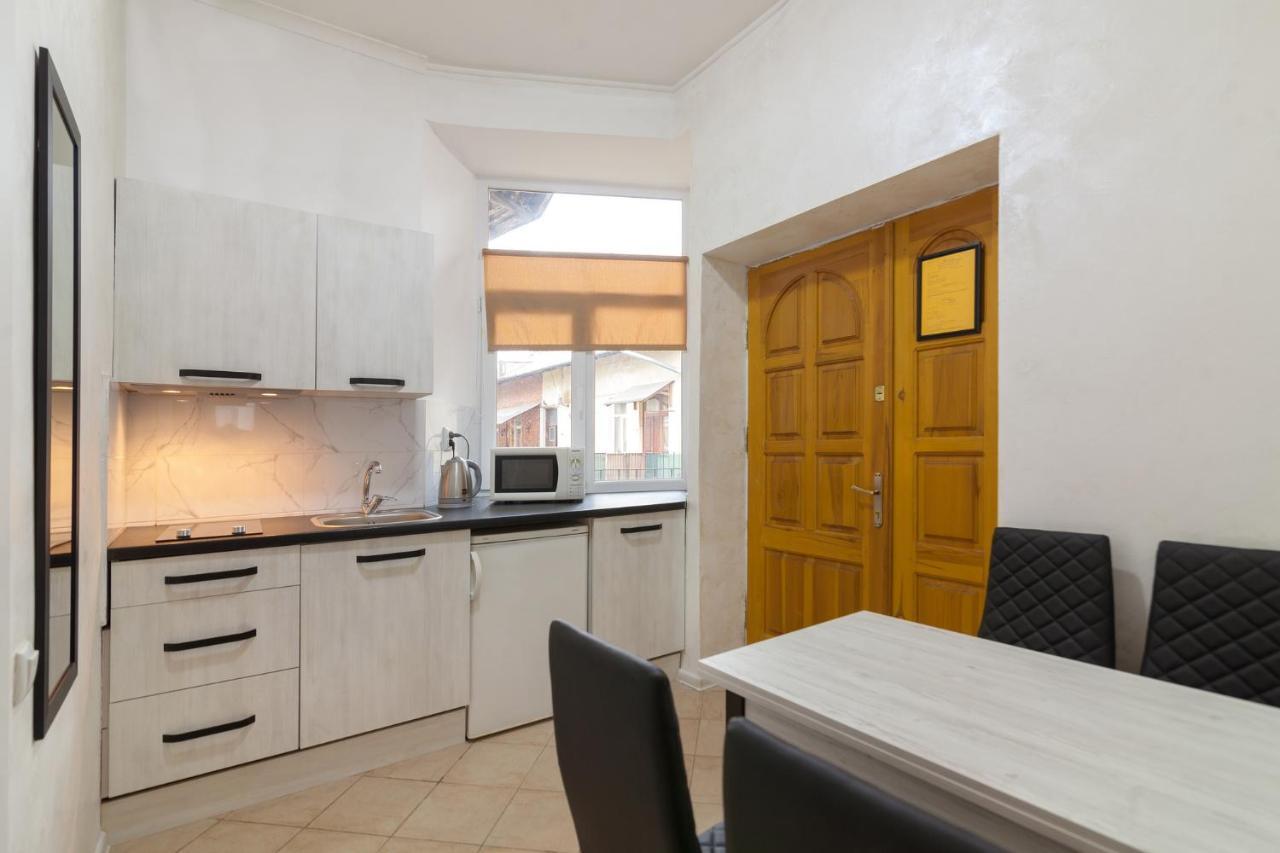 Leogrand Apartments Panteleimona Kulisha 27 Lviv Exterior foto
