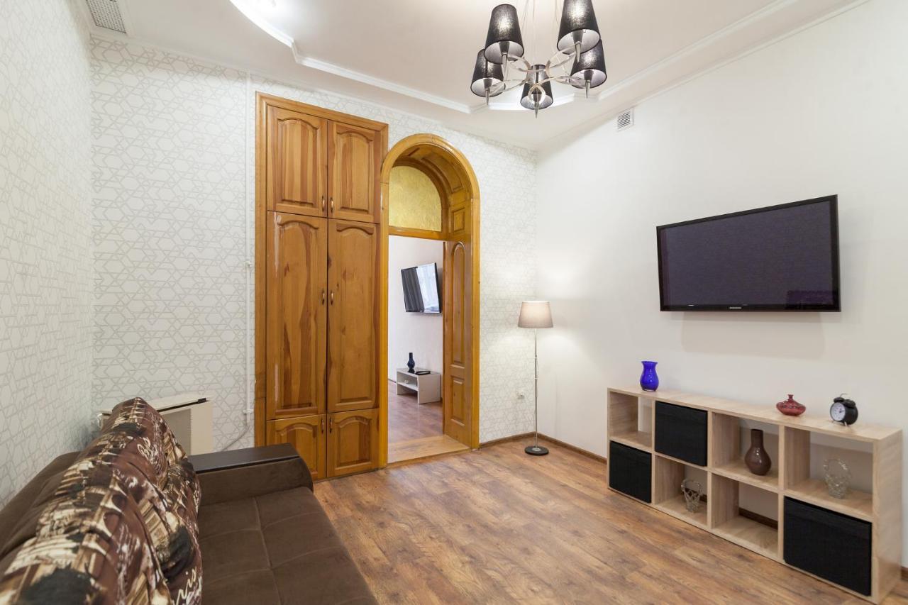 Leogrand Apartments Panteleimona Kulisha 27 Lviv Exterior foto